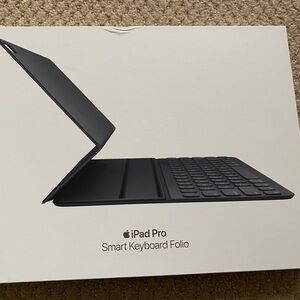 Apple iPad Pro Smart Keyboard Folio - Space Gray